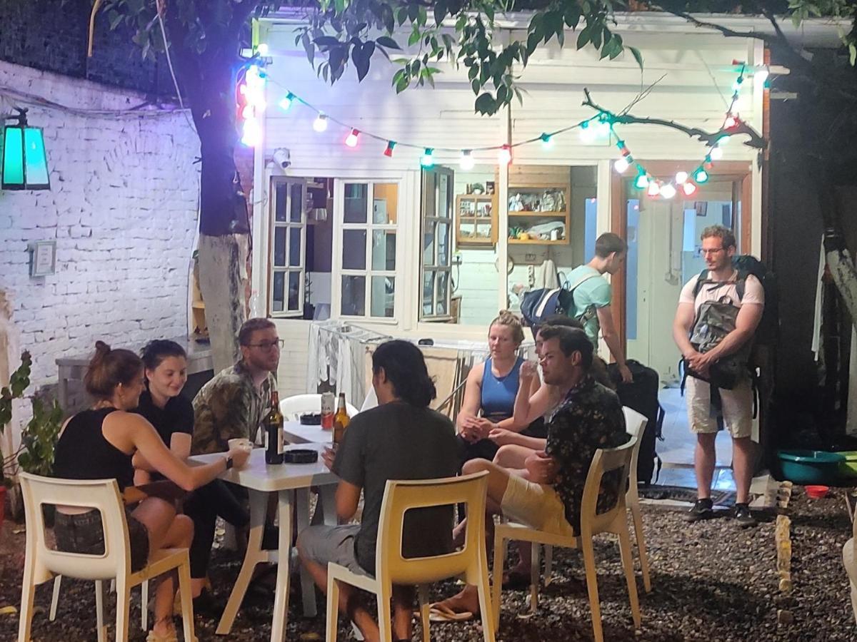 Zig Zag Hostel Τίρανα Εξωτερικό φωτογραφία
